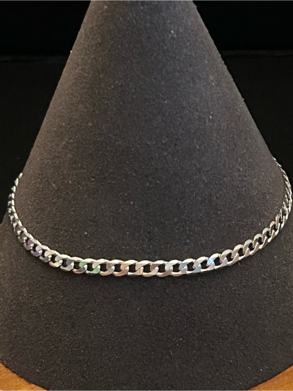 Classic Sterling Silver 2mm Cuban Link 7 Inch Bracelet with Lobster Claw Clasp